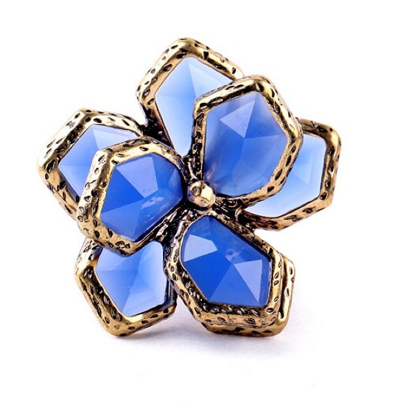 CLOSET CLOSING - Blue Flower Ring - Picture 2 of 4