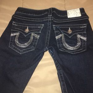 Gorgeous true religion size 27 negotiable !!!!