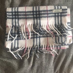Plaid Burberry scarf CLOSEST CLOSING TOMORROW 9/7