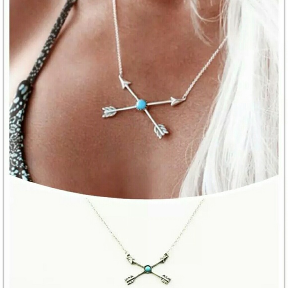 Boutique Jewelry - Gorgeous silver turquoise Arrow necklace