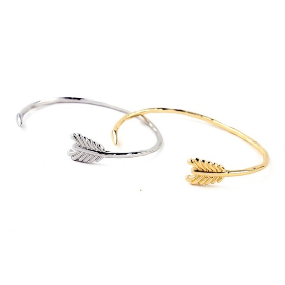 CLOSET CLOSING - Arrow Bangle Set - Picture 2 of 3