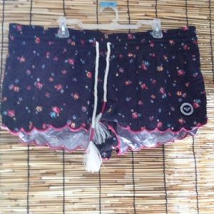 Roxy  board shorts (new)