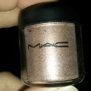 NIB 7.5g MAC pigment