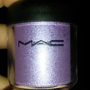 NIB 7.5g MAC pigment