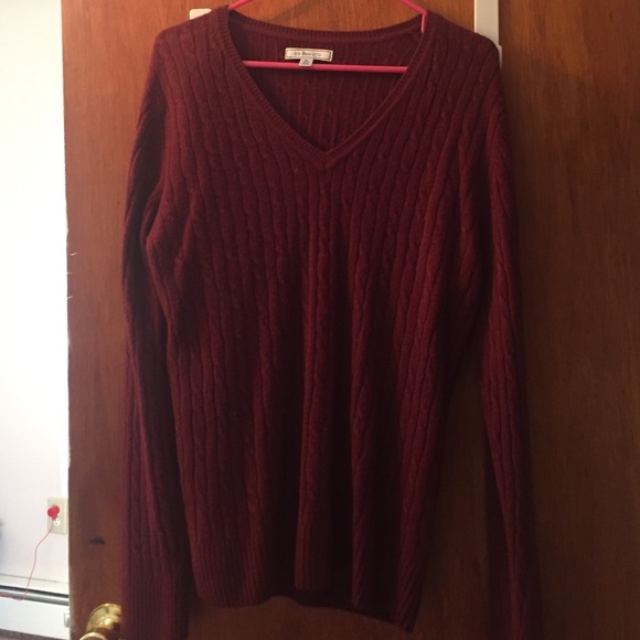 V neck sweater