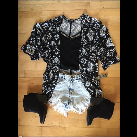 SOLD: Cotton On Printed Kimono