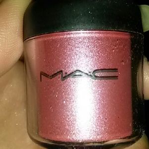 NIB 7.5g MAC pigment