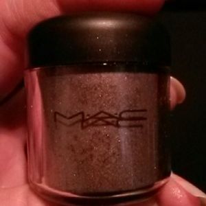 NIB 7.5g MAC pigment
