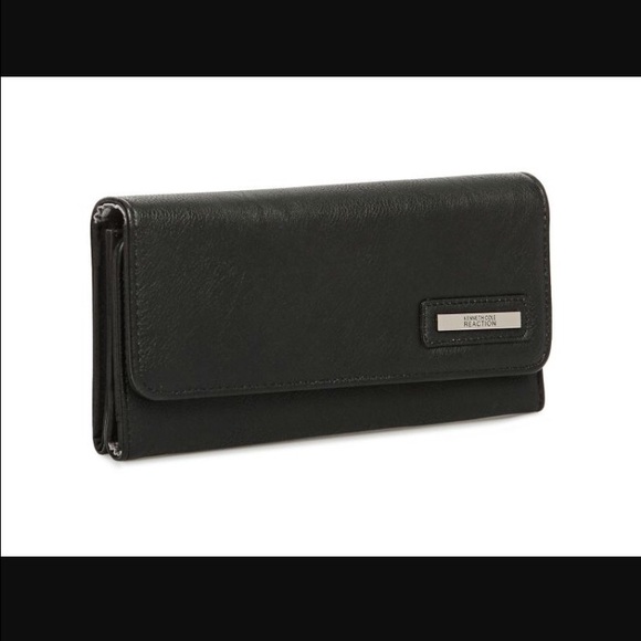 ✨Sold✨Kenneth Cole Tried and True Wallet in Black