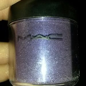 NIB 7.5g MAC pigment