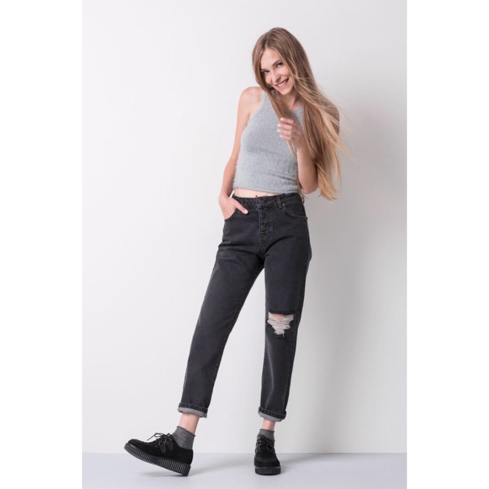Subdued boyfriend jeans