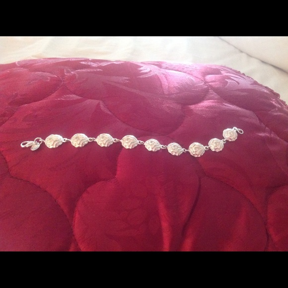 SS Flower Bracelet - Picture 1 of 2