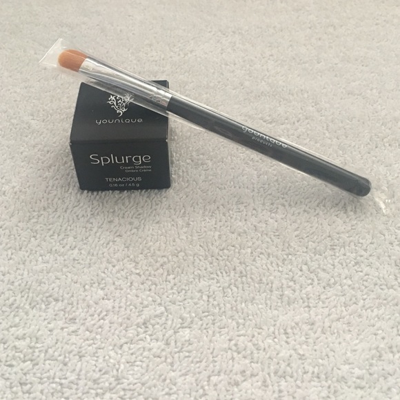 Younique Splurge cream eyeshadow