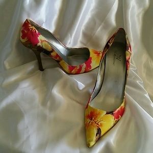 Worthington Yellow Floral Print Stilettos