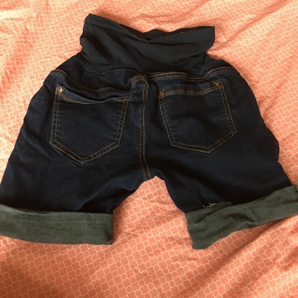 Maternity Shorts - Picture 2 of 2