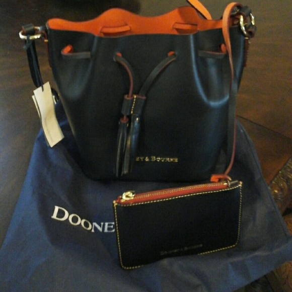 Brand new Dooney & Bourke - Picture 3 of 3