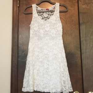 *FREE* White lace dress - Size M