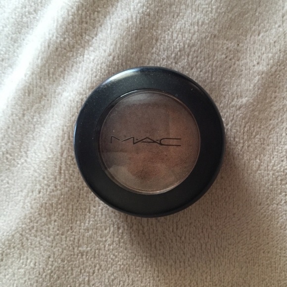 MAC Veluxe Pearl Eyeshadow