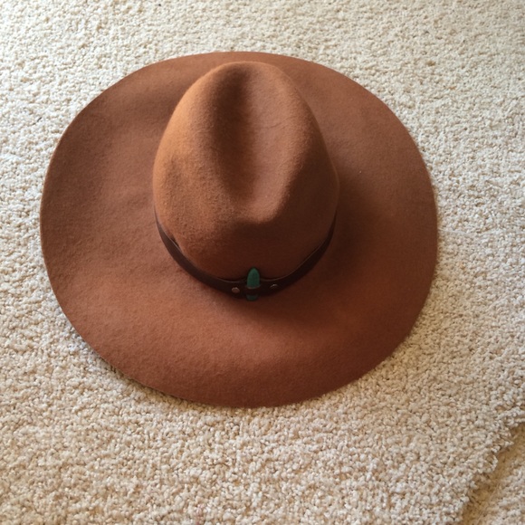 Felt wide brim hat