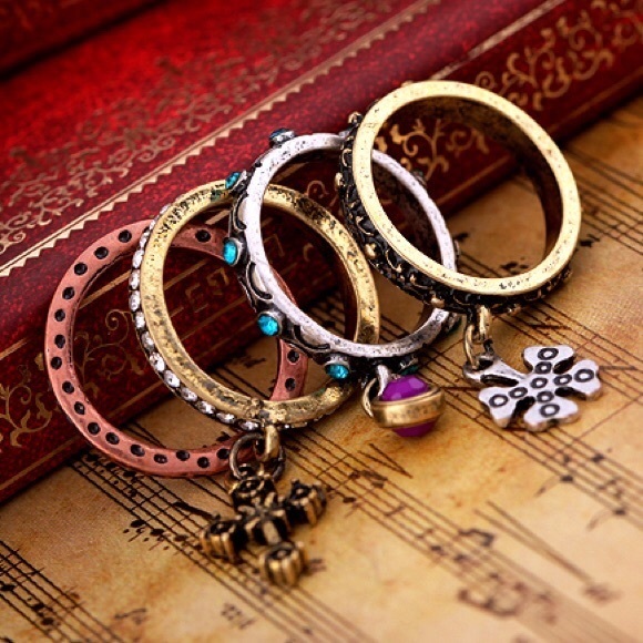 Vintage Style Gypsy Ring Set - Picture 2 of 4