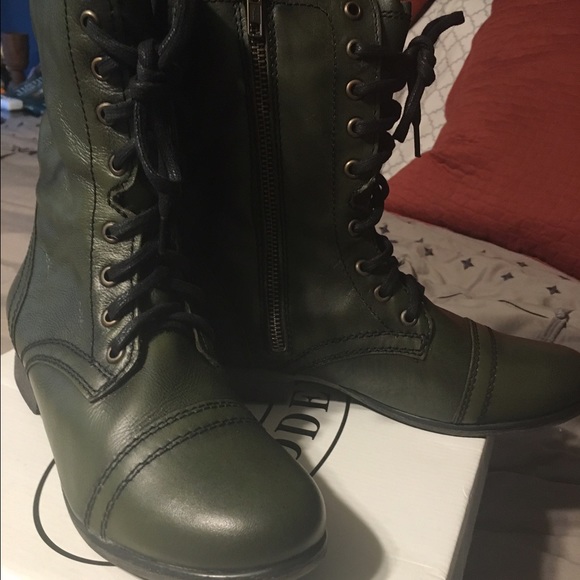 Steve Madden Green Troopa Boots