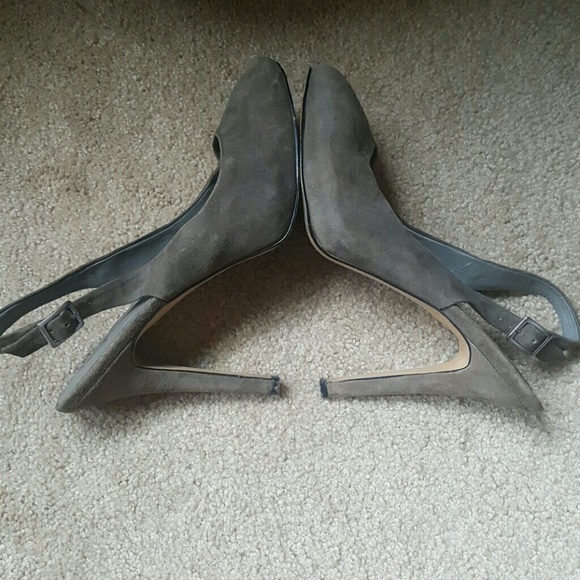 BCBG suede pumps with strap - Picture 2 of 3