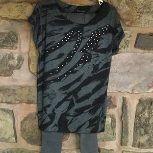 Twentyone Short Sleeve Top & No Boundries  Bottom