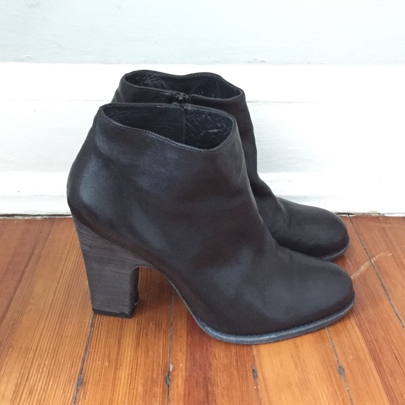 Stuart Weitzman Booties - Size 9