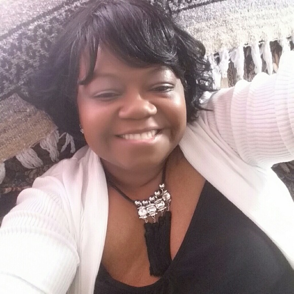 Meet your Posher, Dorris - Picture 2 of 2