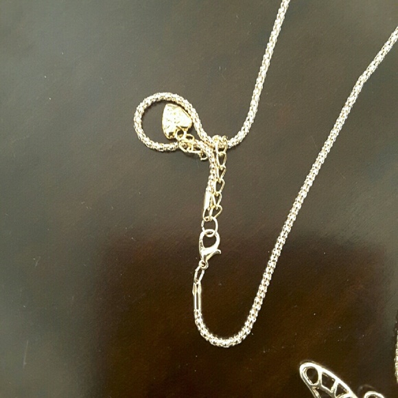 Lovely butterfly pendant - Picture 3 of 3