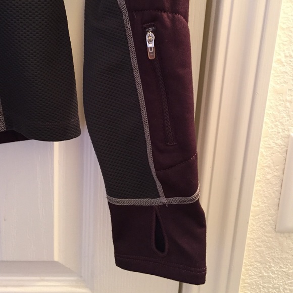 🚫SOLD🚫Women's NORTHFACE Flight Series Half-zip - Picture 2 of 3