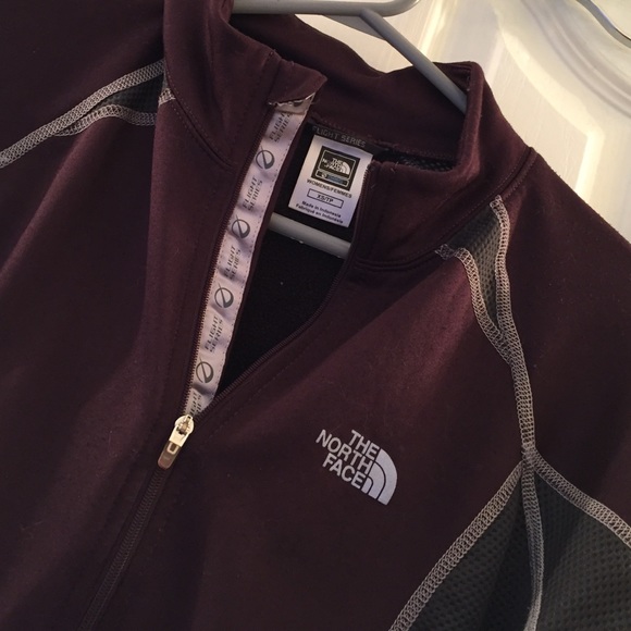 🚫SOLD🚫Women's NORTHFACE Flight Series Half-zip - Picture 3 of 3