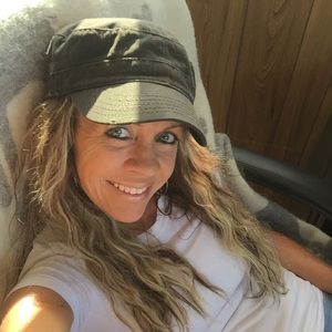 Meet your Posher, Jenn