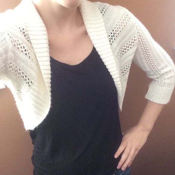 Cream/white knit shawl