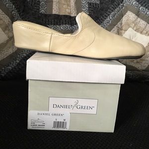 Daniel Green mule slippers. Size 5
