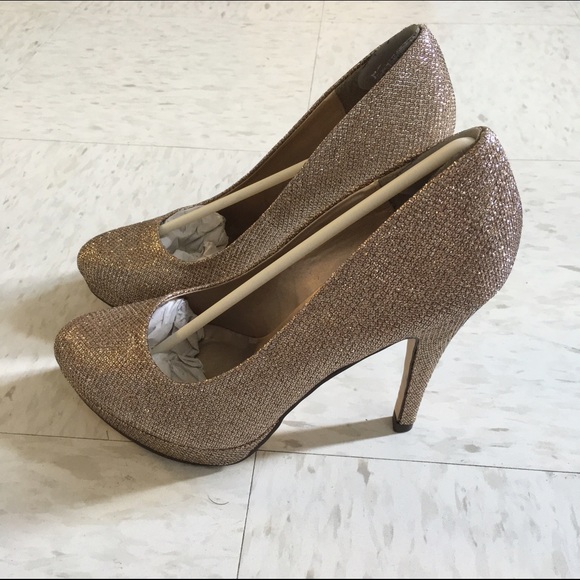 Pumps heels - Picture 2 of 3