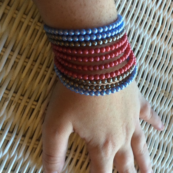 Multiple color bracelet - Picture 3 of 3