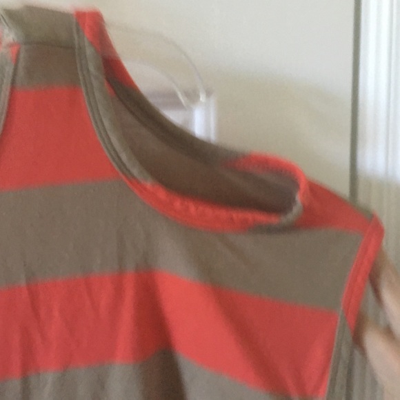 Knit cold shoulder - Picture 2 of 3