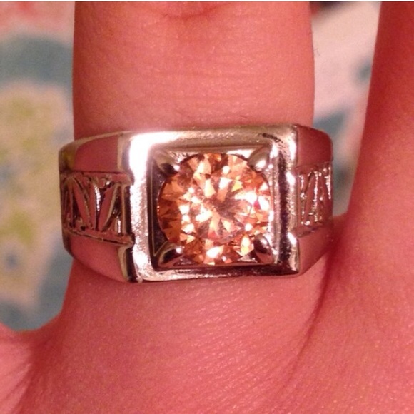 November birthstone ring - Picture 2 of 3