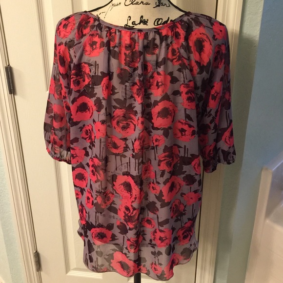 Juniors Large Top - Picture 2 of 3