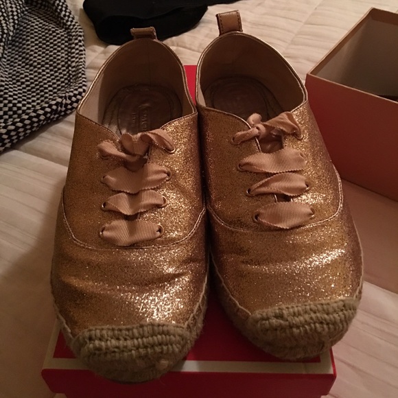 Shoes - Picture 4 of 4