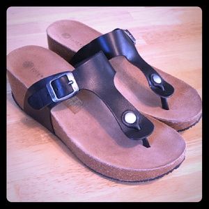 NWOT Lola Sabbia Sandals Size 9