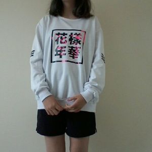 BTS - SUGA SWEATSHIRT. *comes with bts photocard*