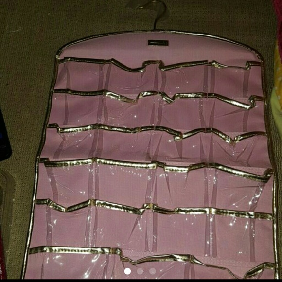 Hanging organizer