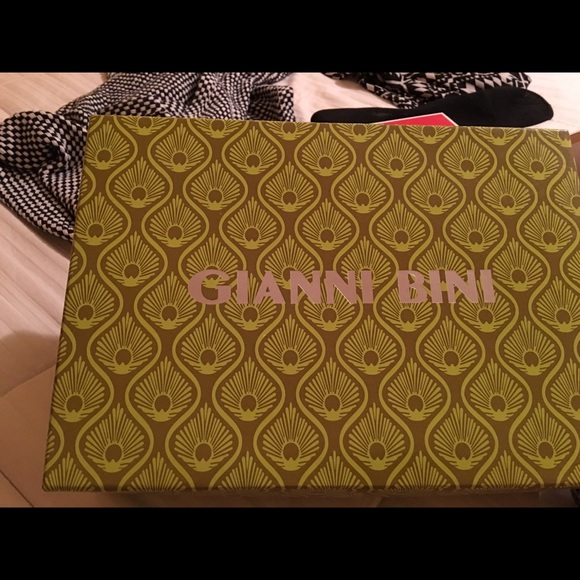 Date Night Sandal "SASSY" - Picture 3 of 3