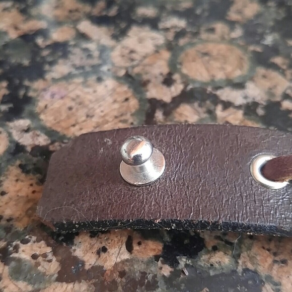 Handcrafted leather bracelet - Picture 3 of 3