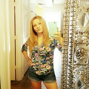 Meet your Posher, Jessica