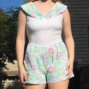 VINTAGE FLORAL ROMPER size small