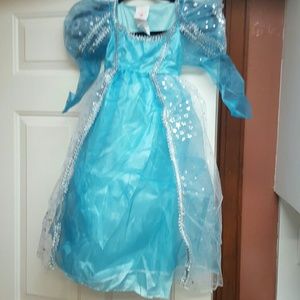 Girls Beautiful Princess Halloween Gown .