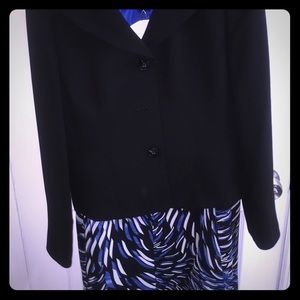 Jones ladies skirt suit